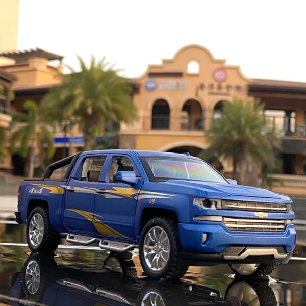 1:32 Chevrolet Silverado Pickup Model Alloy Die-Cast Truck Toy With Music And Light - Image 7