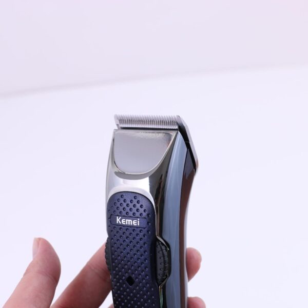 Kemei KM-5020 Professional Rechargeable Hair Clipper - Image 4